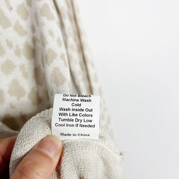 Pink Lily Small S Cream Brown Leopard Print Crew Neck Sweater Lightweight - Picture 7 of 7